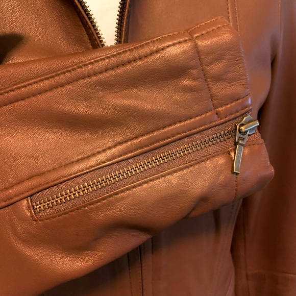 Genuine lamb leather Eddie Bauer jacket in great condition, soft to the … - Picture 8 of 11